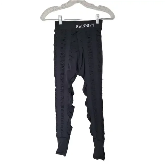 SKINNIFY Women's Black Ruffled Leggings - Picture 3 of 9